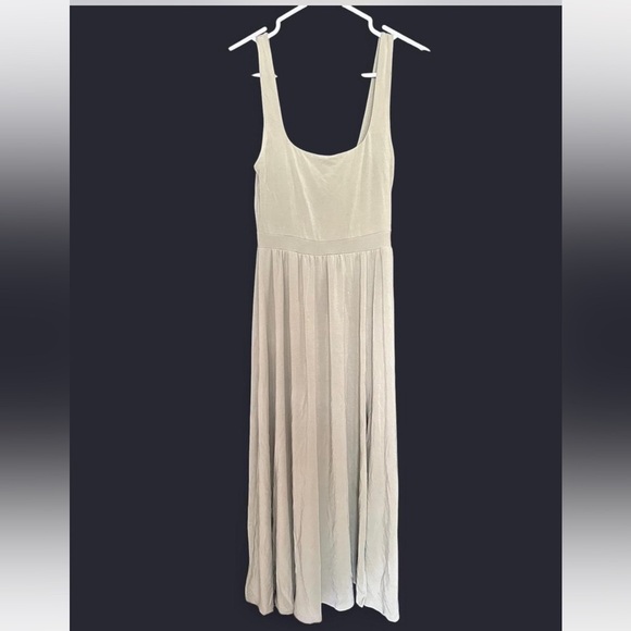 Wilfred Sage Green Midi Dress - Picture 3 of 3